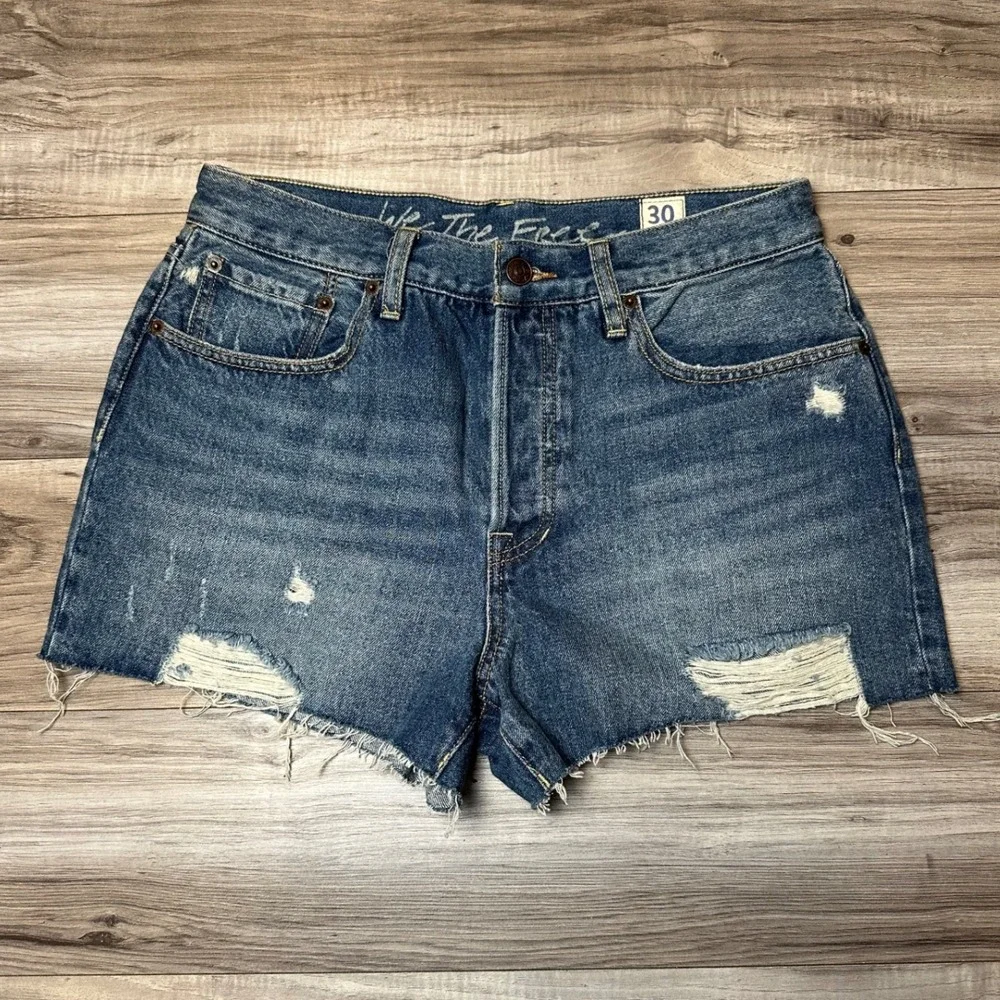We The Free People Distressed Cutoff Denim Shorts Blue Size 30 EUC!